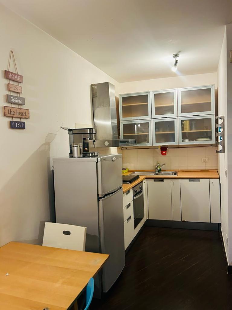 Easy Room Italy Prada ميلان المظهر الخارجي الصورة